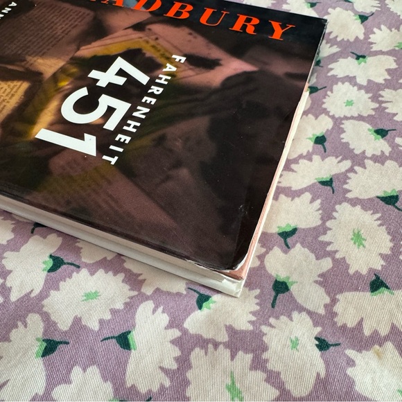 Signed 40th Anniversary Edition of Fahrenheit 451 by Ray Bradbury. - Picture 4 of 7